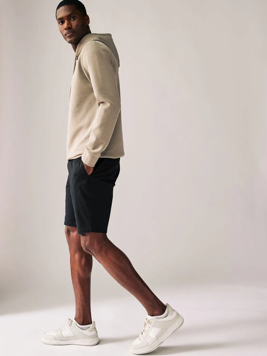 Шорты чинос классические, Slim Fit Next, черный — фото 2