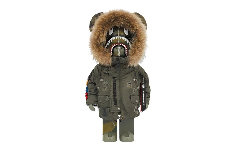 

Виниловая фигурка Be@rbrick Bape R X Alpha Camo Shark 2023, 70 см