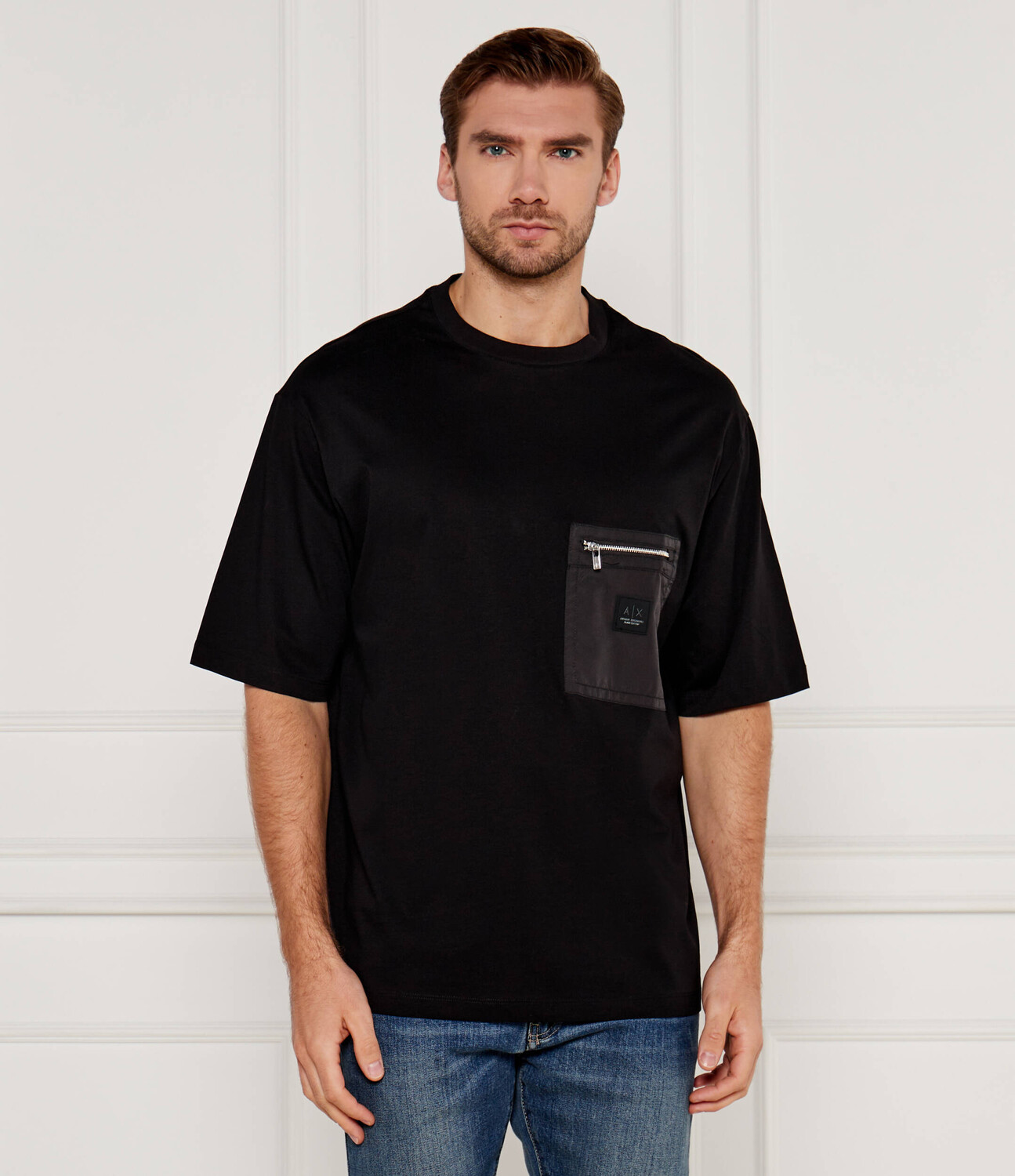 

Футболка Armani Exchange Relaxed fit, черный