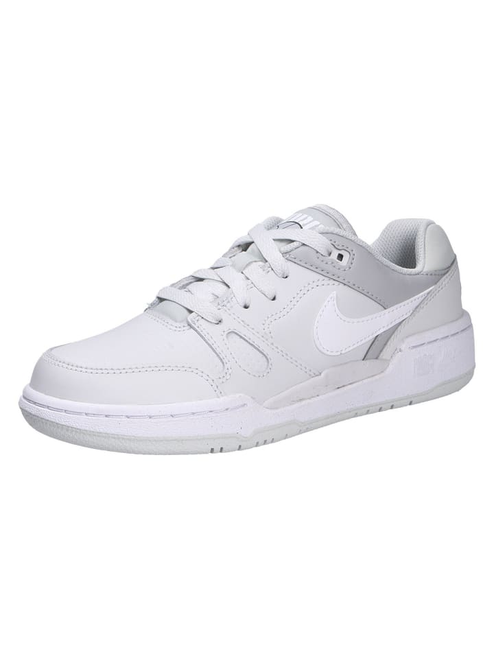 

Кроссовки на шнуровке Nike, серый