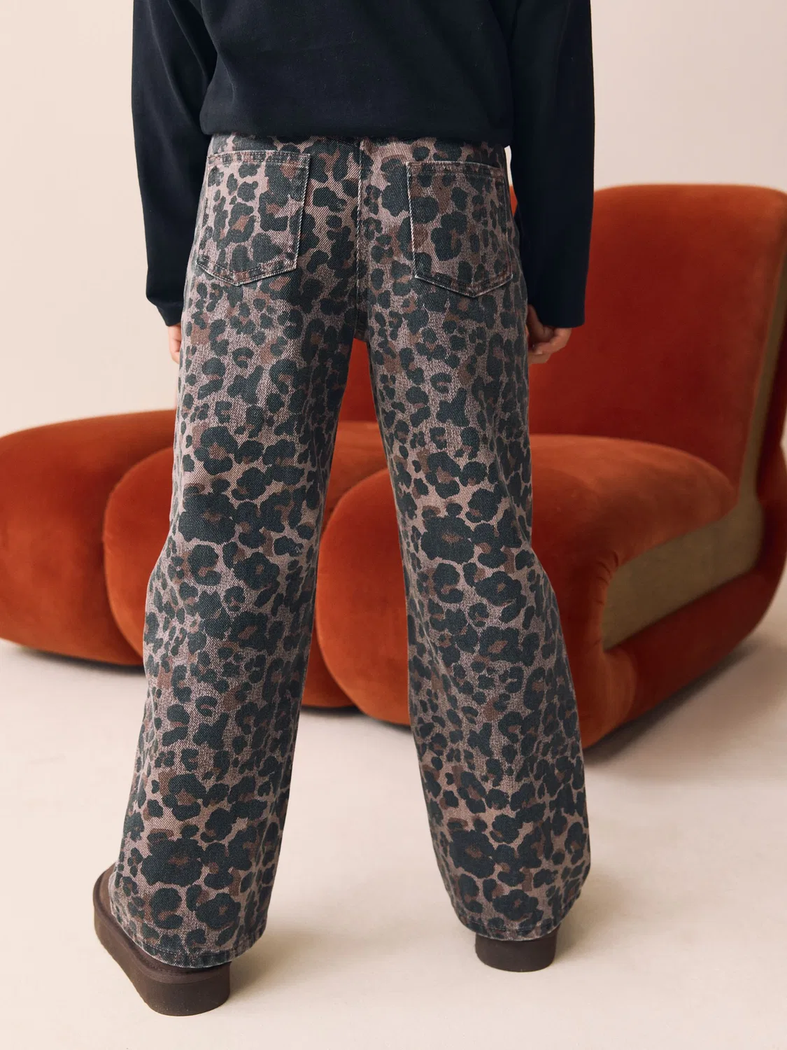 Джинсы широкие Chocolate Leopard Next, коричневый леопардовый — фото 3