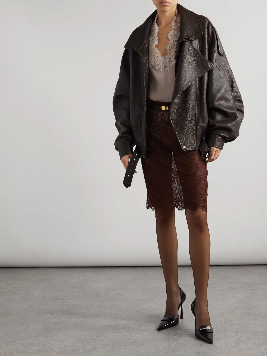 Объемная куртка из фактурной кожи Saint Laurent, темно-коричневый — фото 2