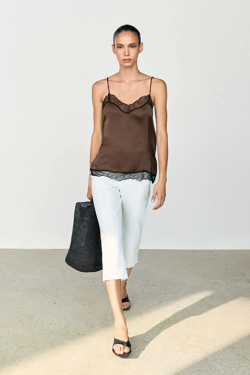 Топ-камисоль Massimo Dutti Contrast lace, коричневый — фото 3
