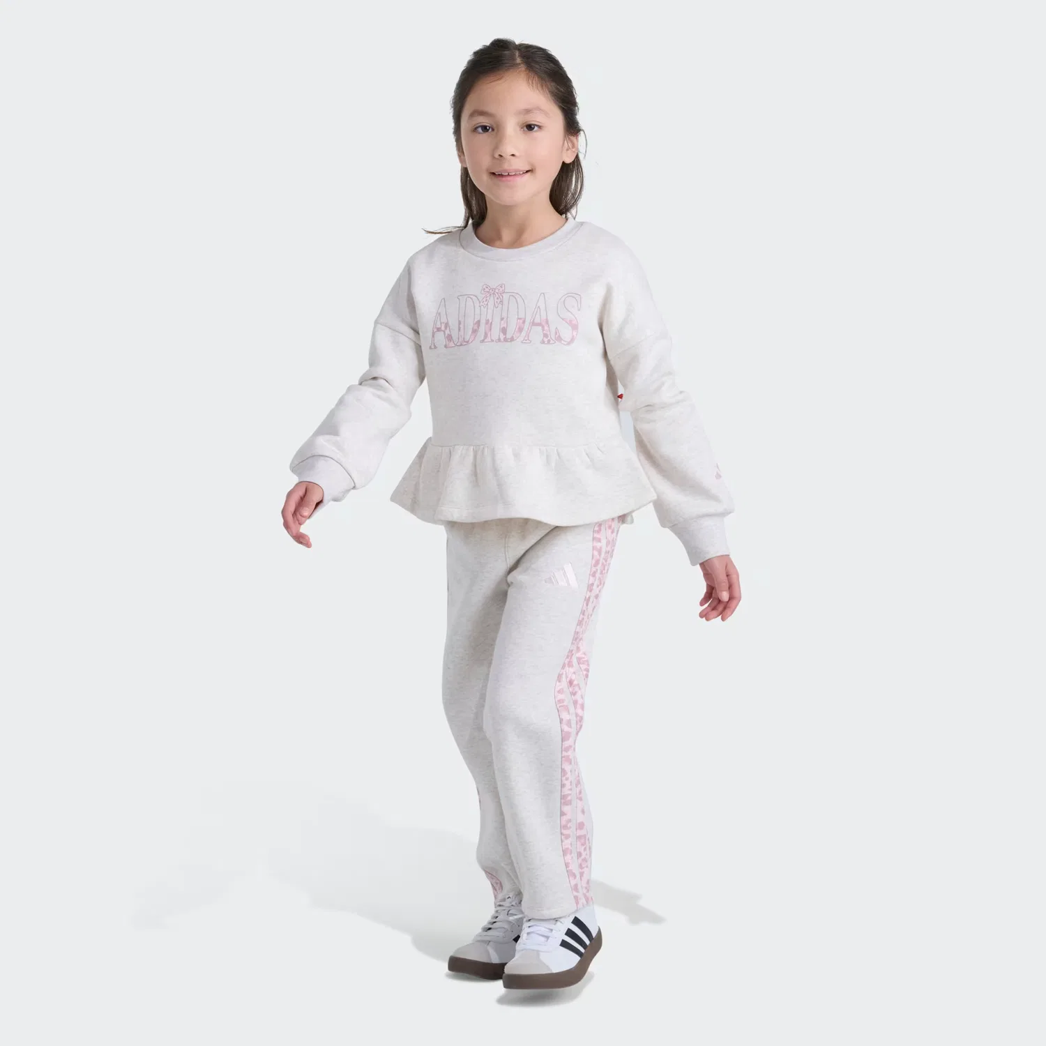 Детский спортивный костюм из флиса из 2 предметов Adidas Sportswear, белый меланж — фото 3