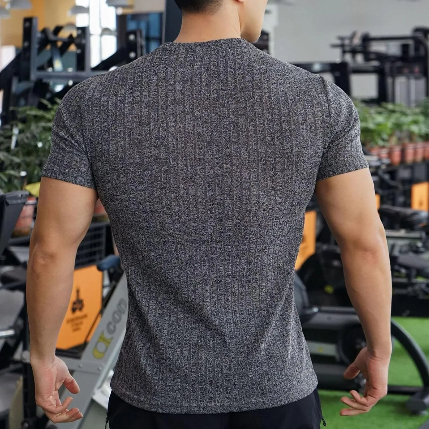 Мужская футболка с коротким рукавом Slim Fit — фото 3