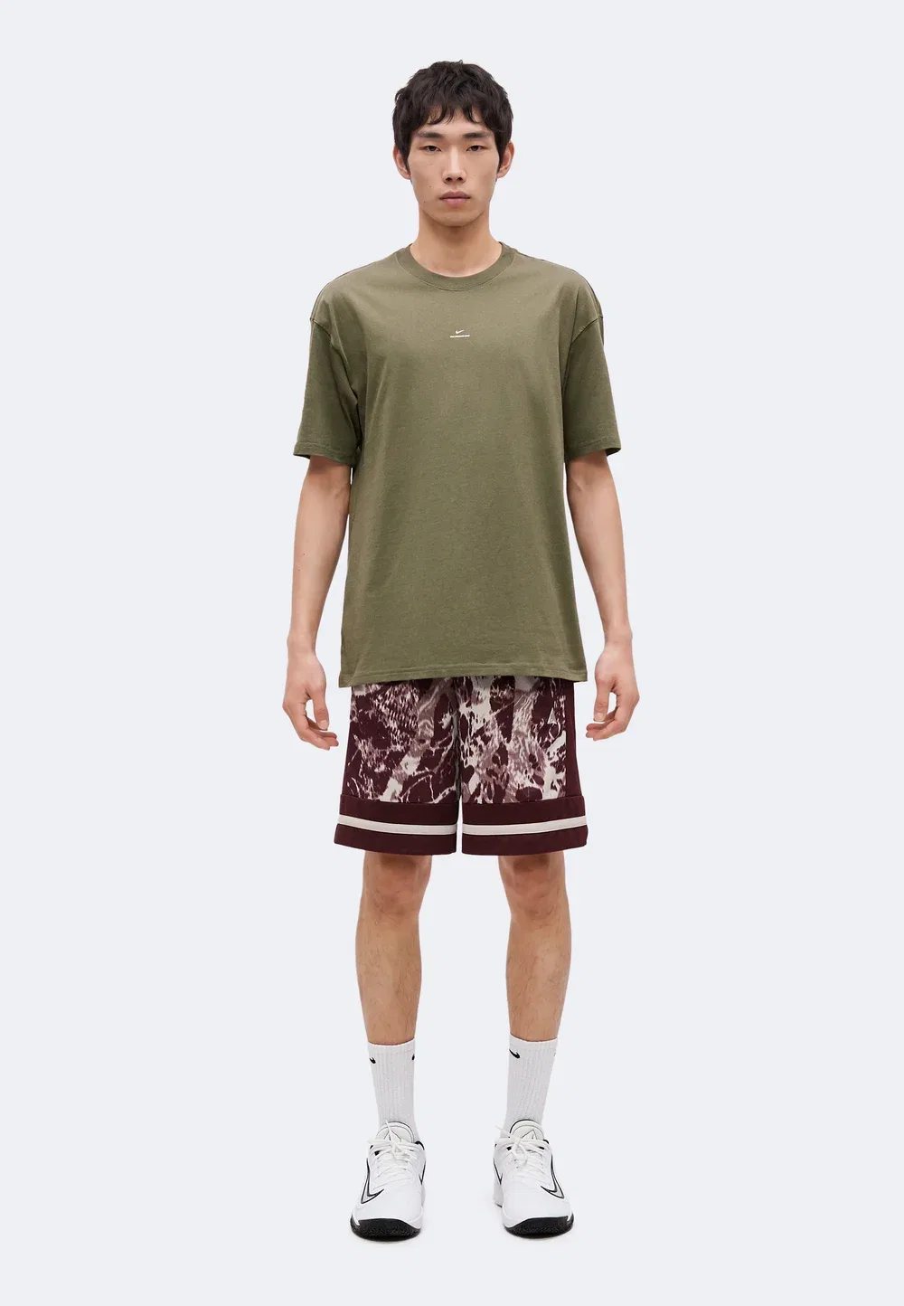 Стандартная спортивная футболка Nike Performance, Medium Olive/Pale Ivory — фото 2