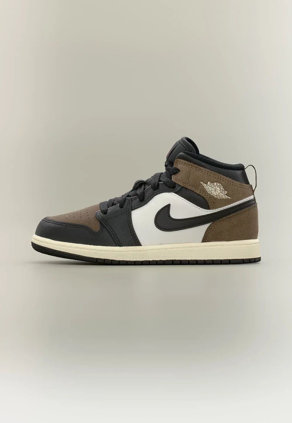 1 кроссовки унисекс средней высоты - высокие кроссовки Jordan, Black/Phantom/Palomino/University Red/Sail