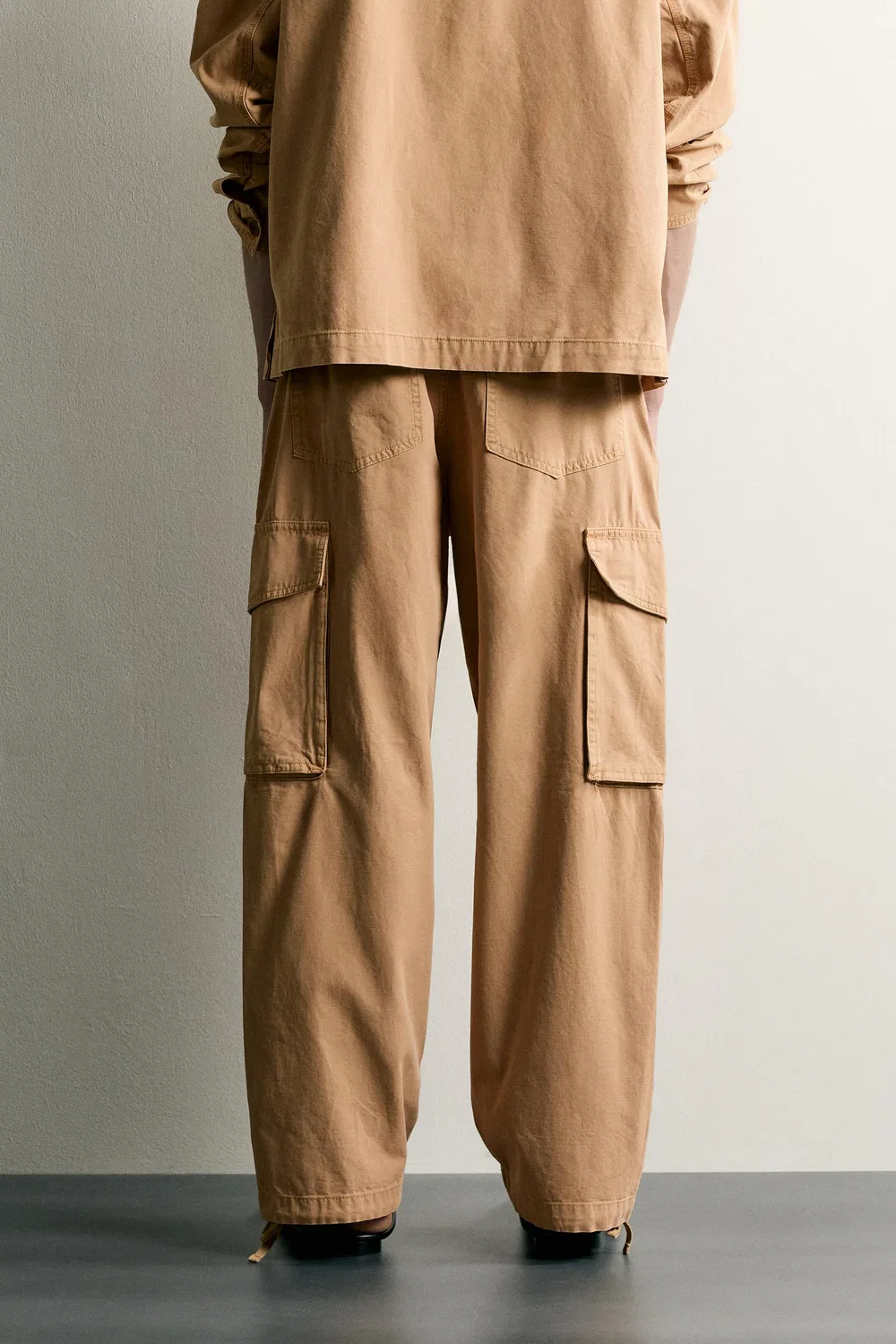 Выстиранные брюки-карго свободного кроя ZARA, camel — фото 3