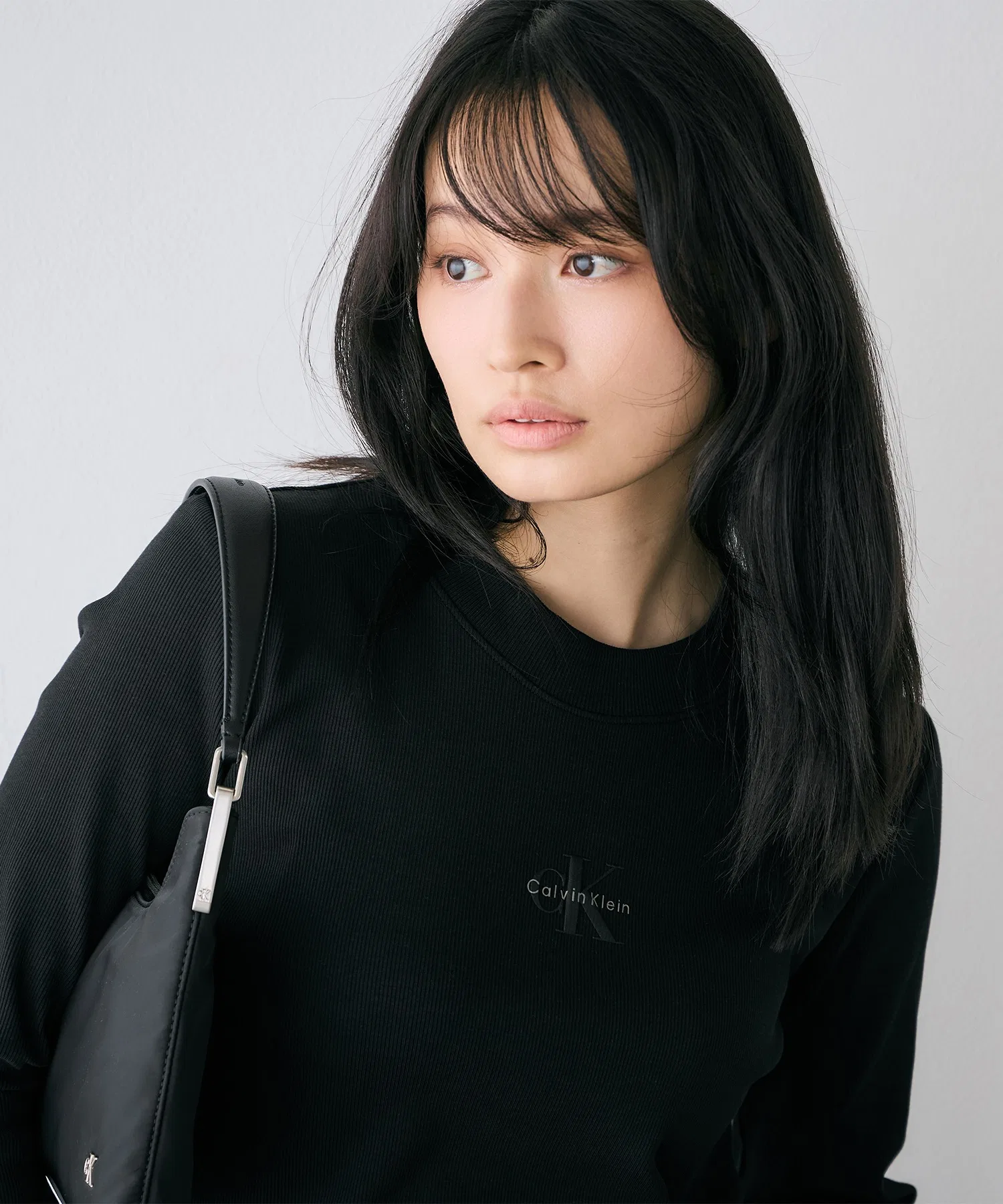 Женская футболка с длинным рукавом Calvin Klein — фото 4