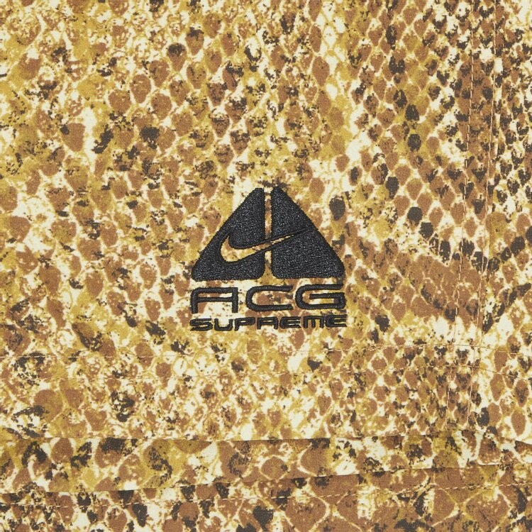 Шорты Supreme x Nike ACG Nylon Trail Short 'Gold Snakeskin', золотой — фото 4