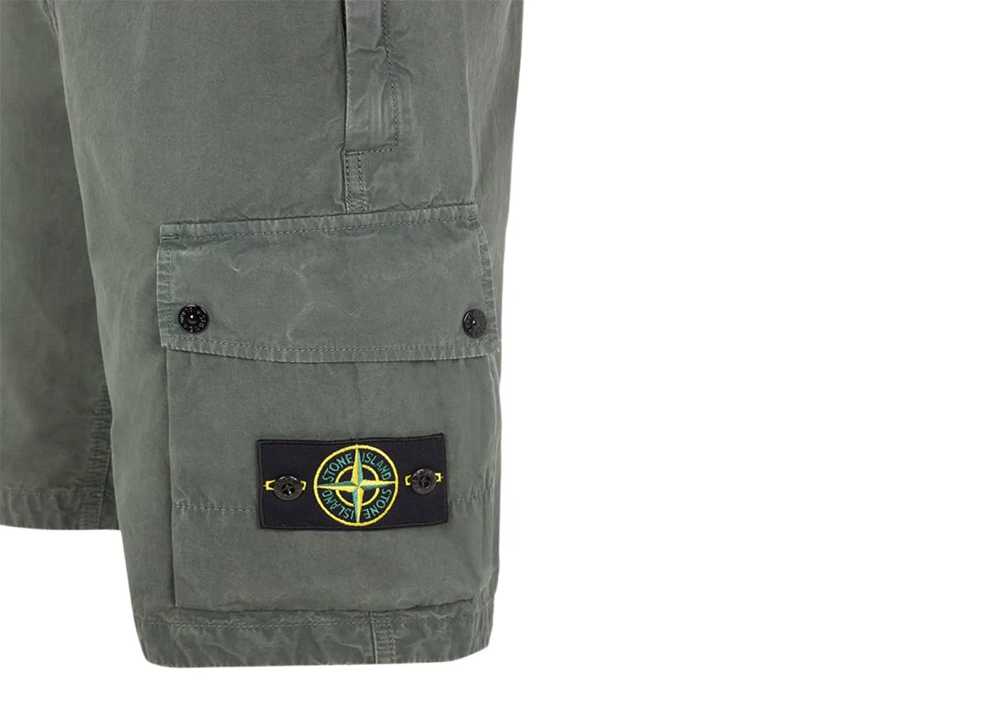 Мужские шорты карго с эффектом потертости Stone Island Shorts Slim Fit - Old Treatment, Musk Green — фото 2