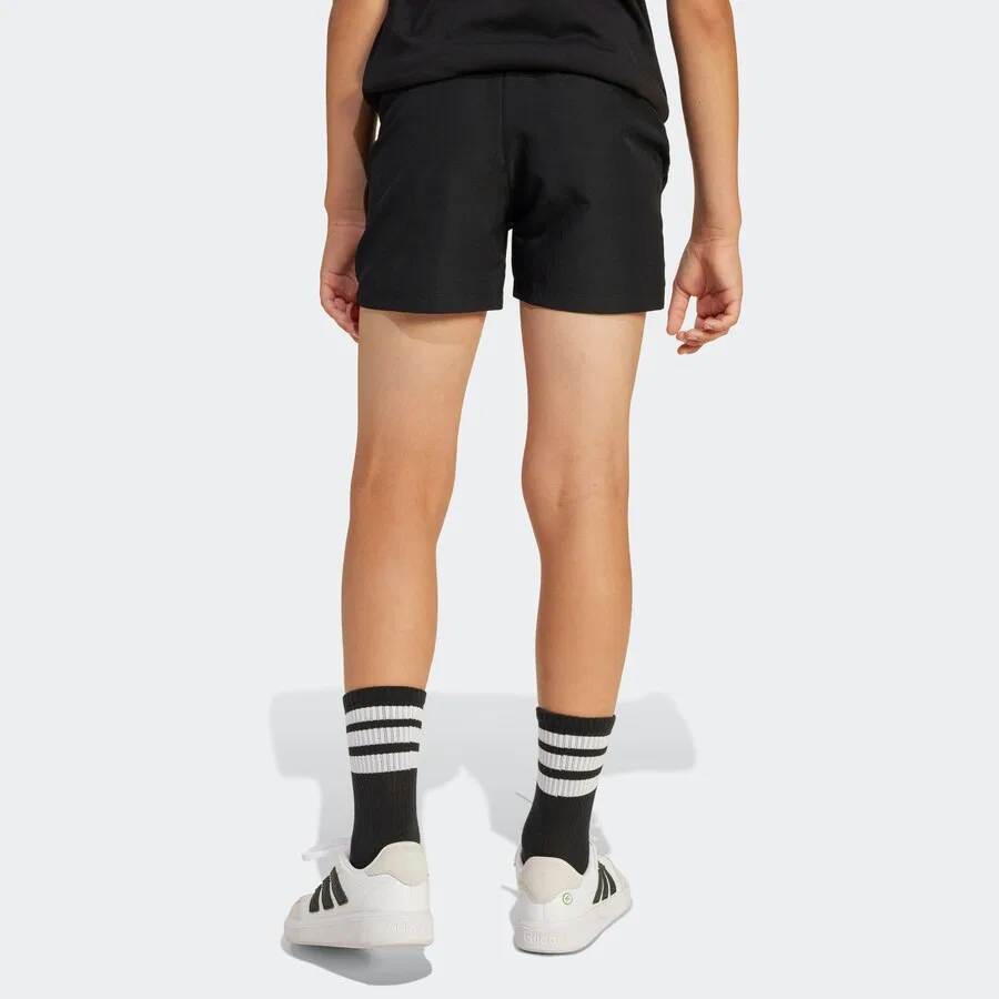 Спортивные брюки ADIDAS SPORTSWEAR Regular Workout Pants 'Essentials Climacool Shorts' черного цвета — фото 4