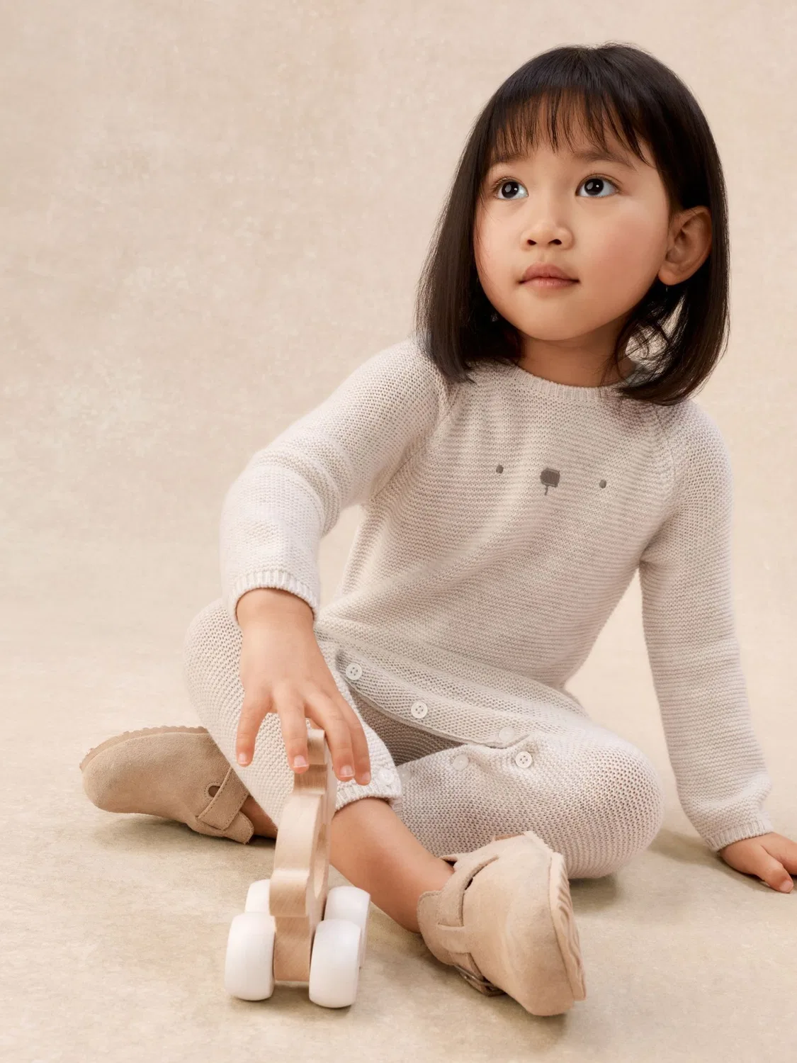 Ромпер с вышивкой медведя The White Company, кремовый — фото 3