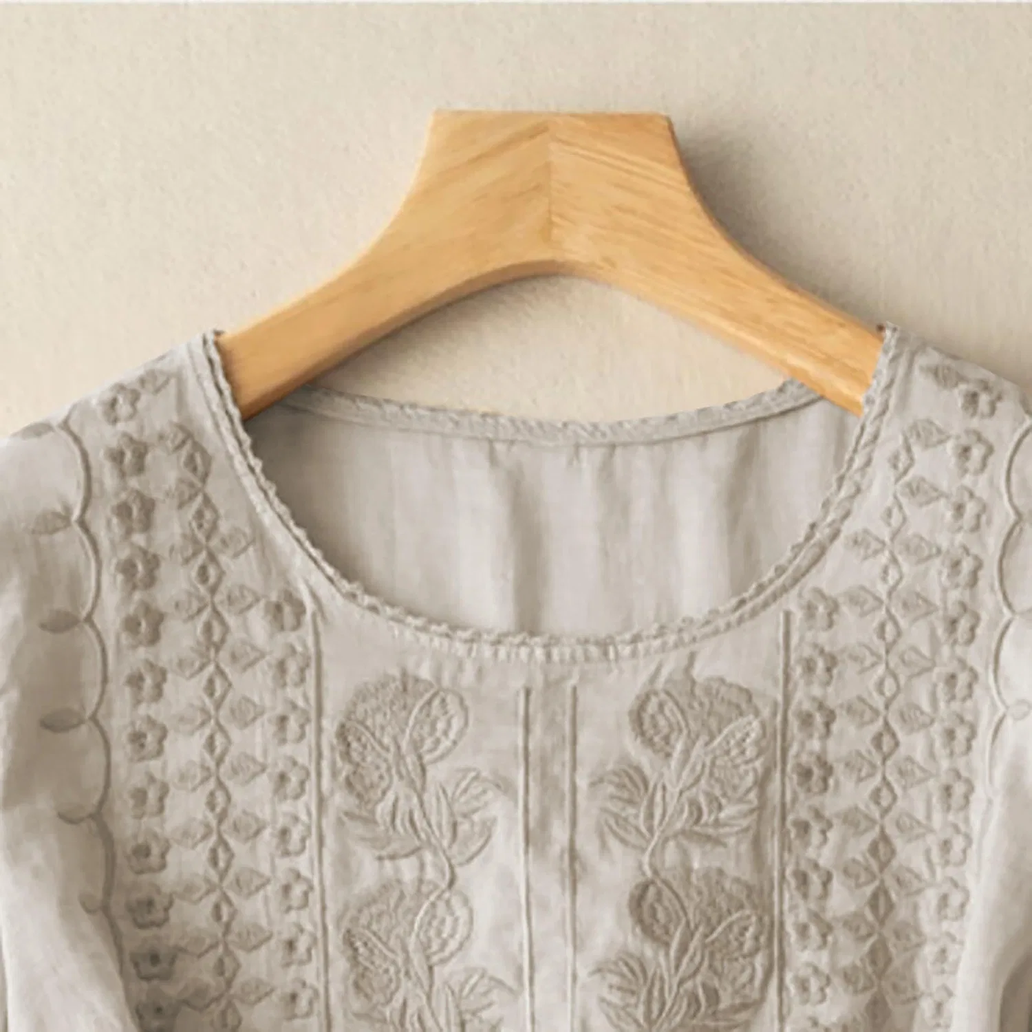 Женская льняная блуза с принтом и вышивкой Chinese Shirts, Z02-beige — фото 4