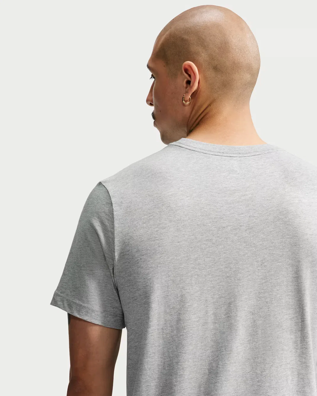 Мужская футболка Nike Sportswear, Dark Grey Heather — фото 2
