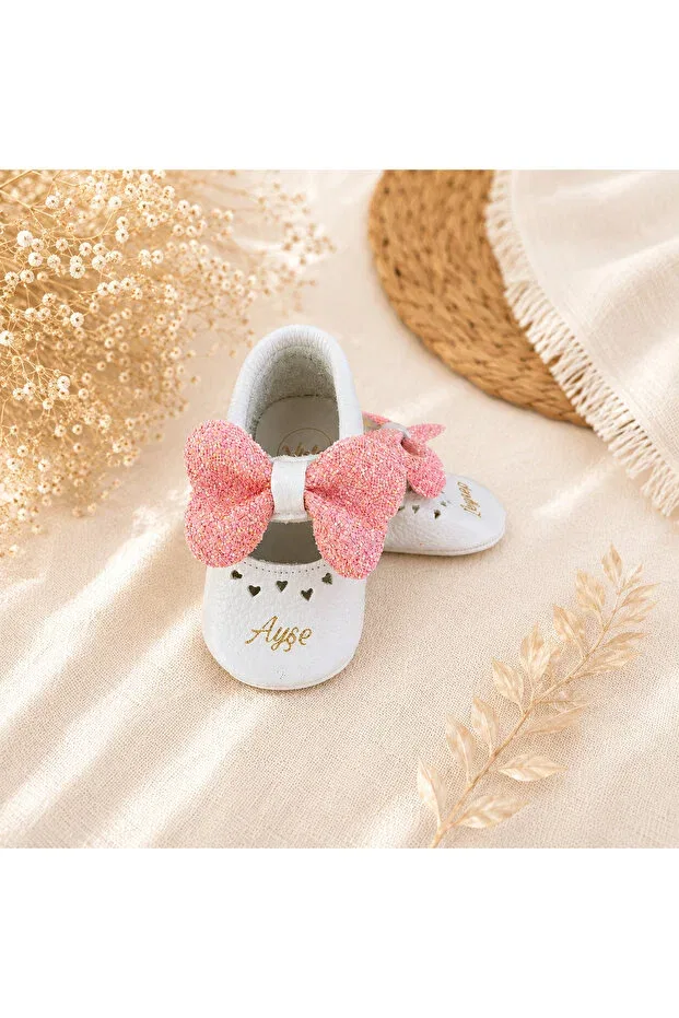 Детские мокасины для девочек из натуральной кожи Personalized name written baby moccasin leather shoes - baby girl first step shoes with bow Viela Gift Atelier, White With Stone — фото 3
