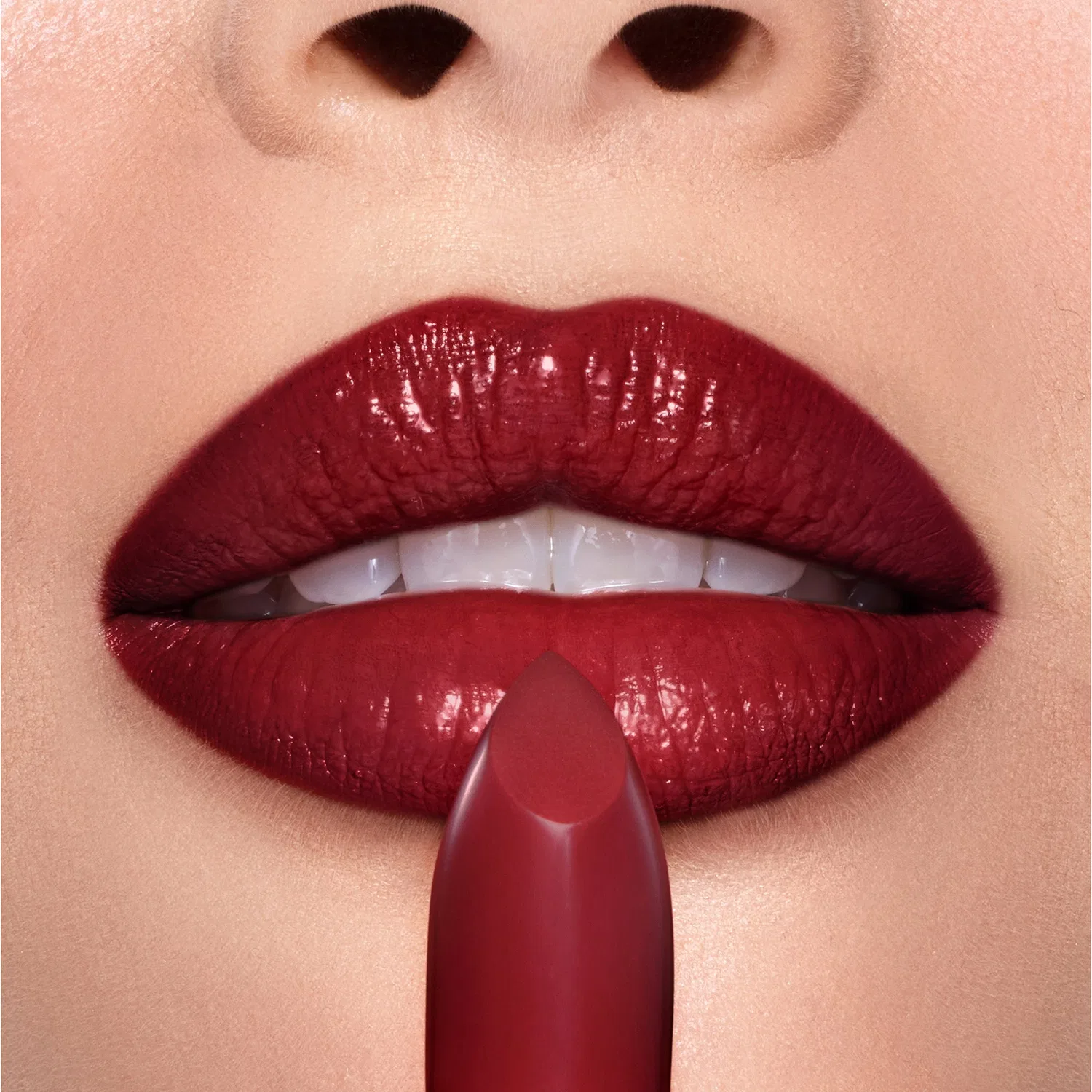 Помада K.I.S.S.I.N.G Charlotte Tilbury, Night Crimson — фото 2
