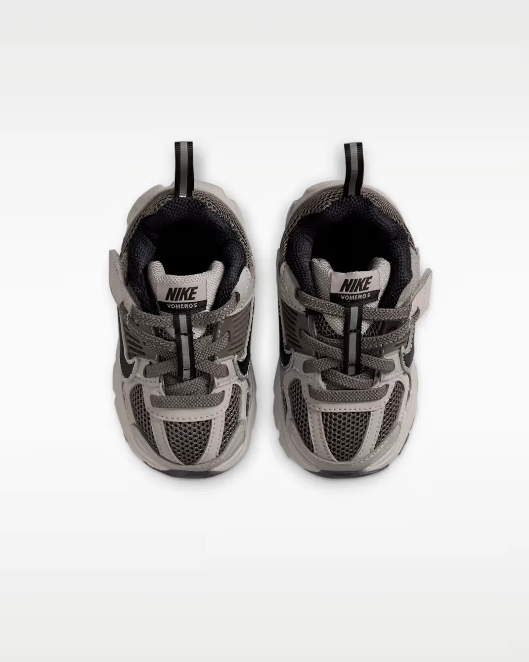 Детская/подростковая обувь Nike Vomero 5, College Grey/Cave Stone/Metallic Silver/Black — фото 4
