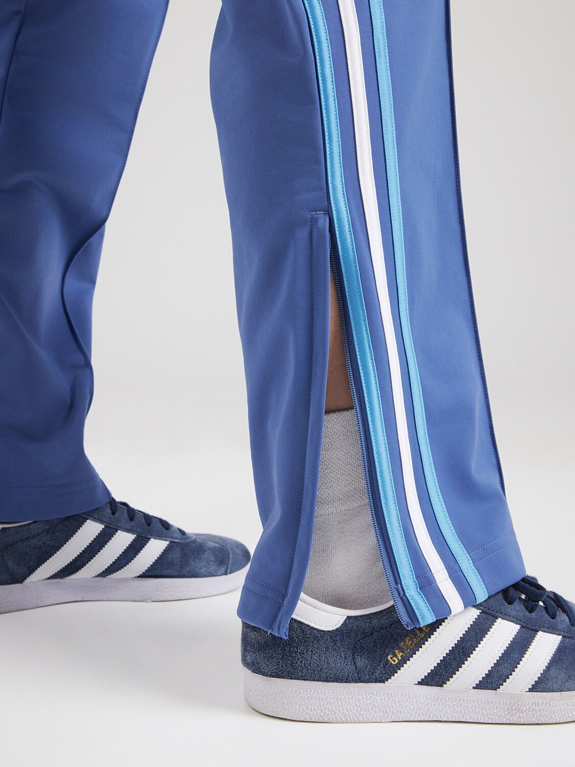Adidas Originals Штаны Regular 'FB CLASSIC' в синем цвете — фото 2