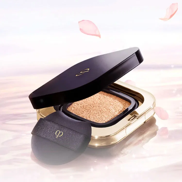 Набор косметики Air Cushion Water Glow Edition #O10 и Radiant Glow Foundation, Clé de Peau Beauté — фото 4