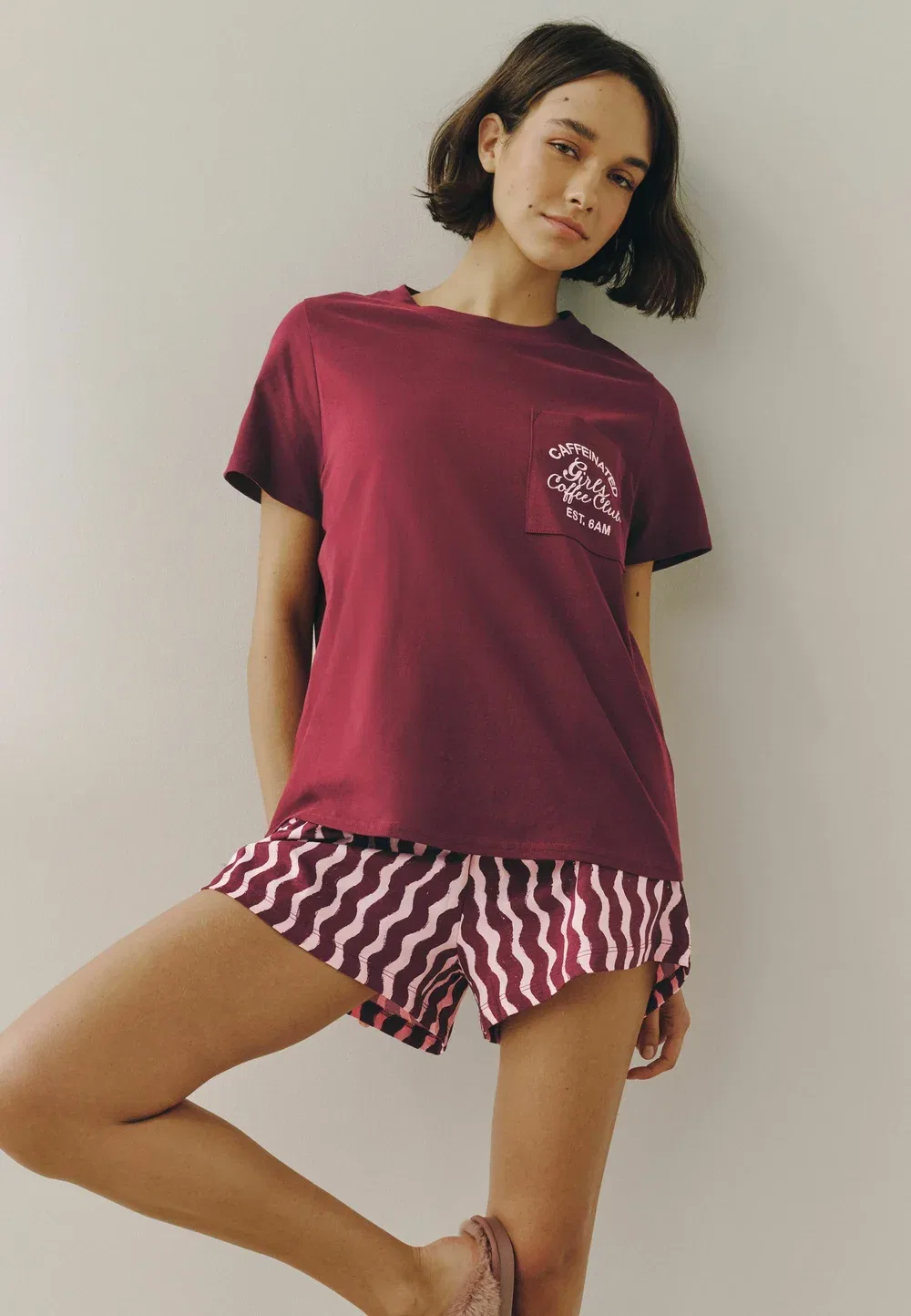 Пижамный комплект для невысоких девушек - короткий пижамный комплект Next, Burgundy Red Pink Wobbly Stripe