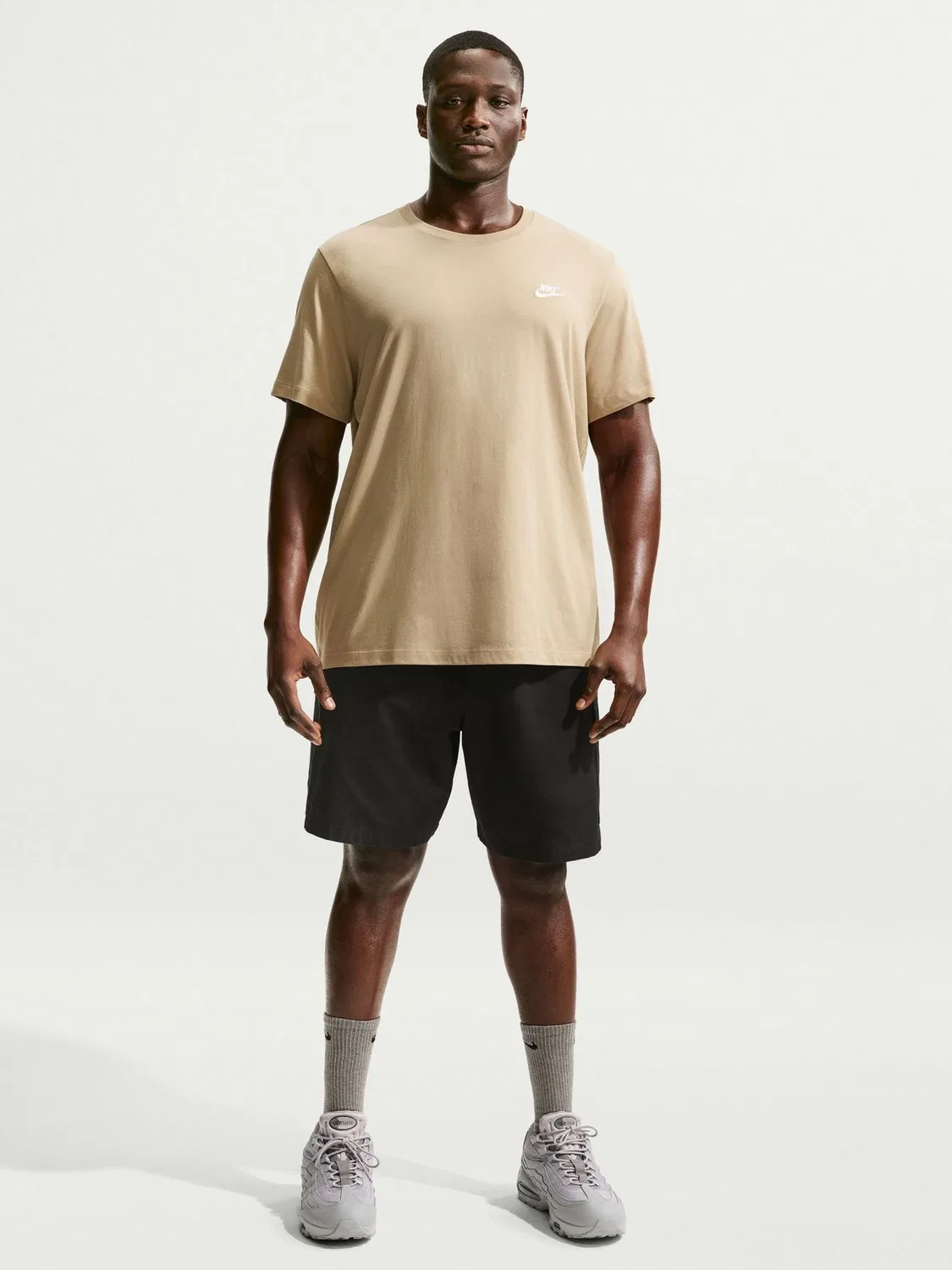 Футболка хлопковая Club T-Shirt Nike, Parachute Beige — фото 3