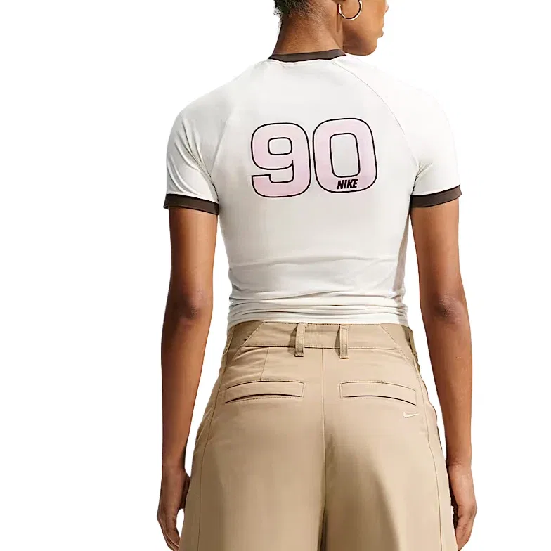 Женская футболка с принтом Nike Sportswear Fitted T-Shirt, белый — фото 2