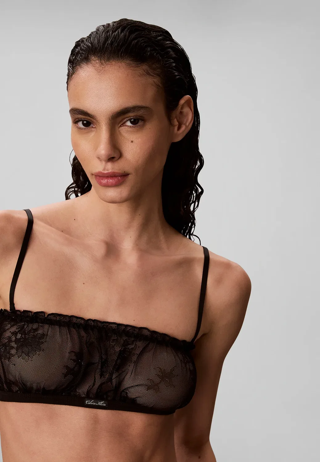 Бюстгальтер-Бандо без подкладки - кружево Icon - бюстье Calvin Klein, Black — фото 4