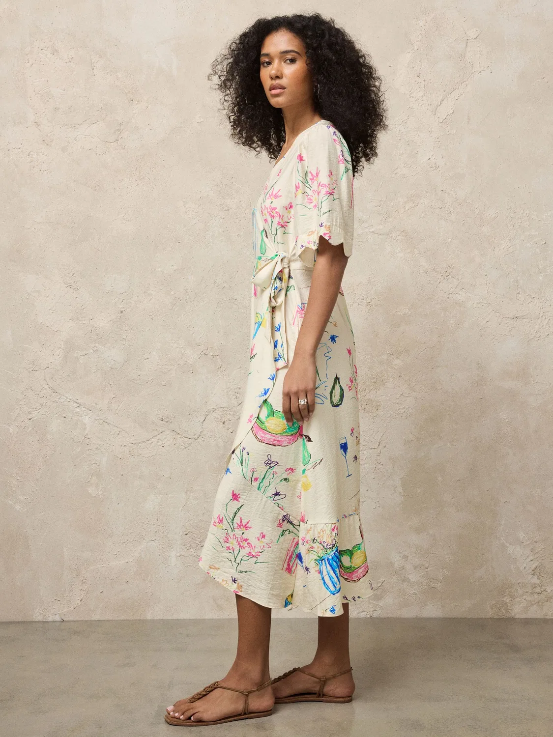 Платье миди с цветочным принтом, модель Scallop Sleeve Wrap Next, Ecru Floral — фото 2