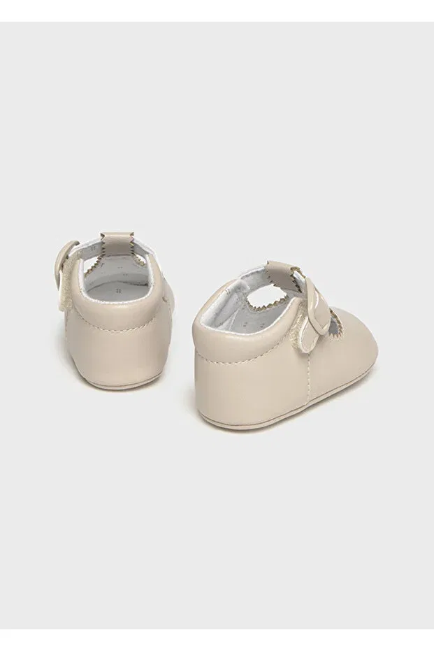 Детские ботинки для новорожденных с липучкой Mayoral, Nude Color — фото 3