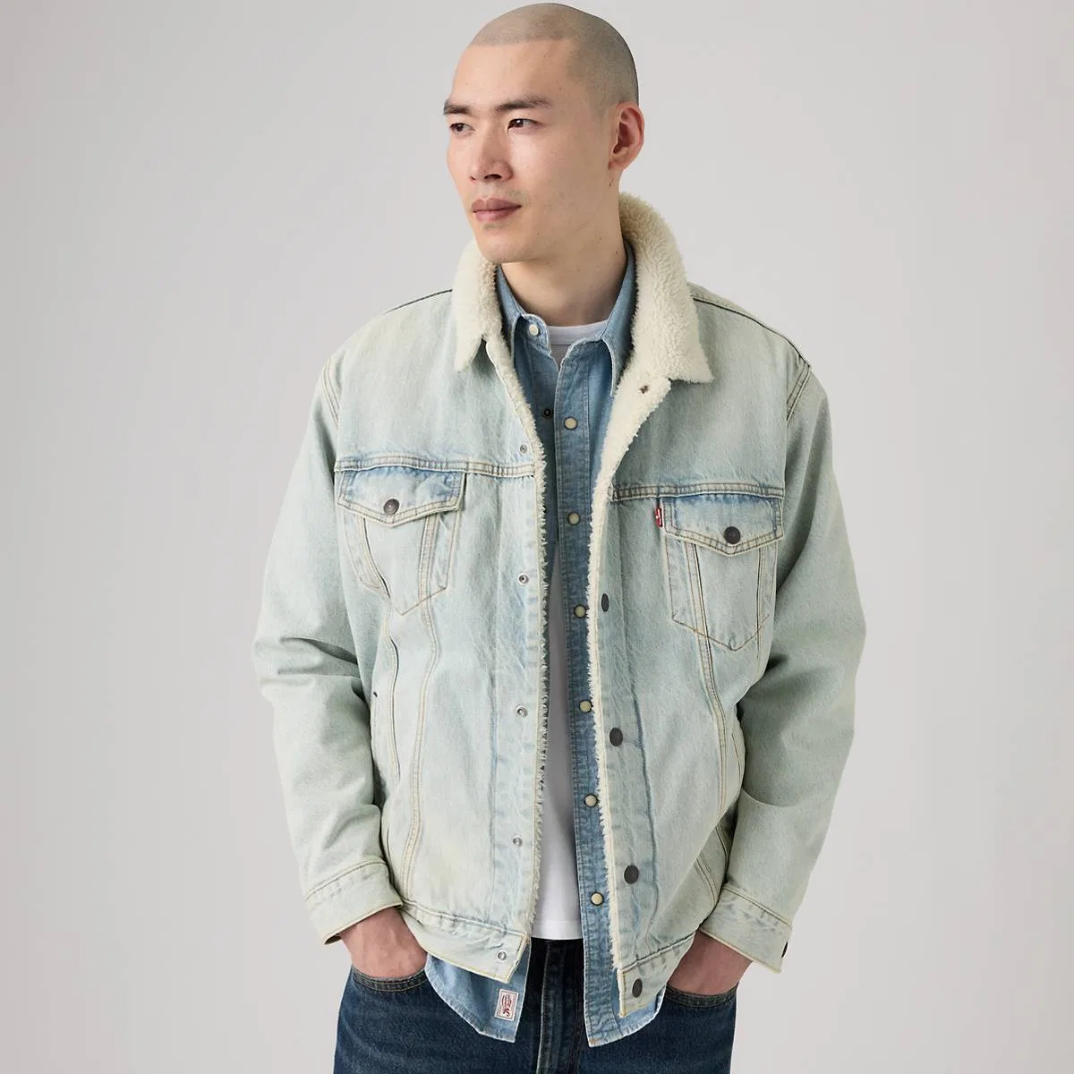 Свободная куртка-тракер из шерпы Levi's, Into The Light Sherpa - Light Wash