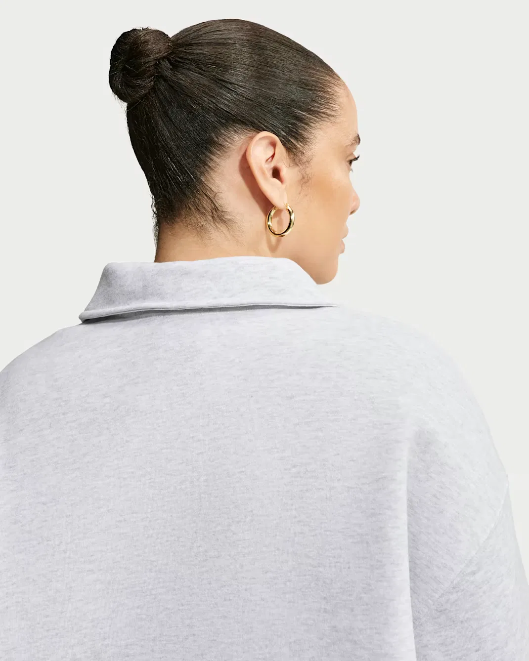 Женская укороченная рубашка-поло свободного кроя Nike Studio Fleece Medium Weight, Birch Heather/Black — фото 2