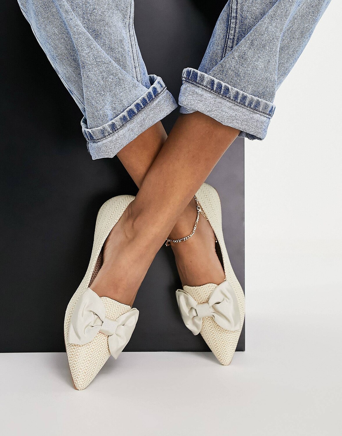 

Балетки с острым носком ASOS DESIGN Lake Bow из натуральной рафии