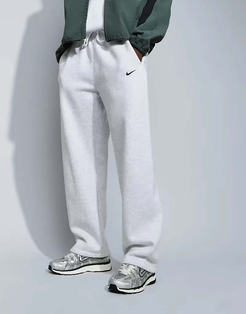Спортивные брюки Nike Solo из флиса с завязками, прямого кроя, светло-серые — фото 2