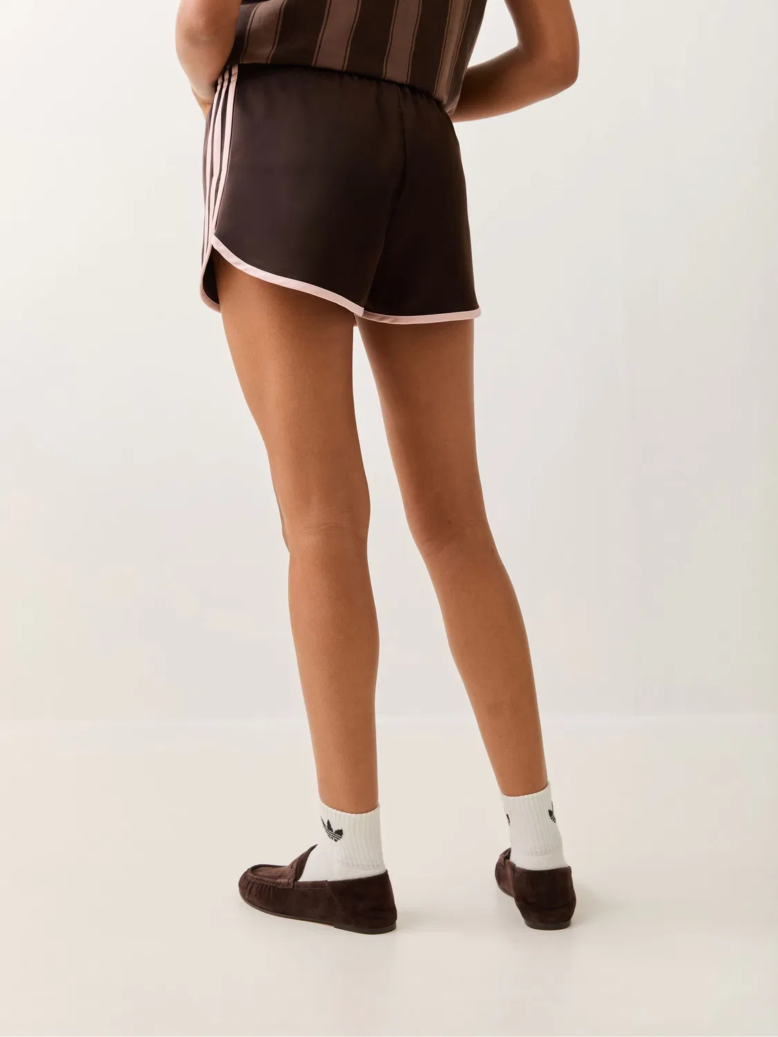 Шорты беговые с полосками adidas originals, коричневый — фото 3