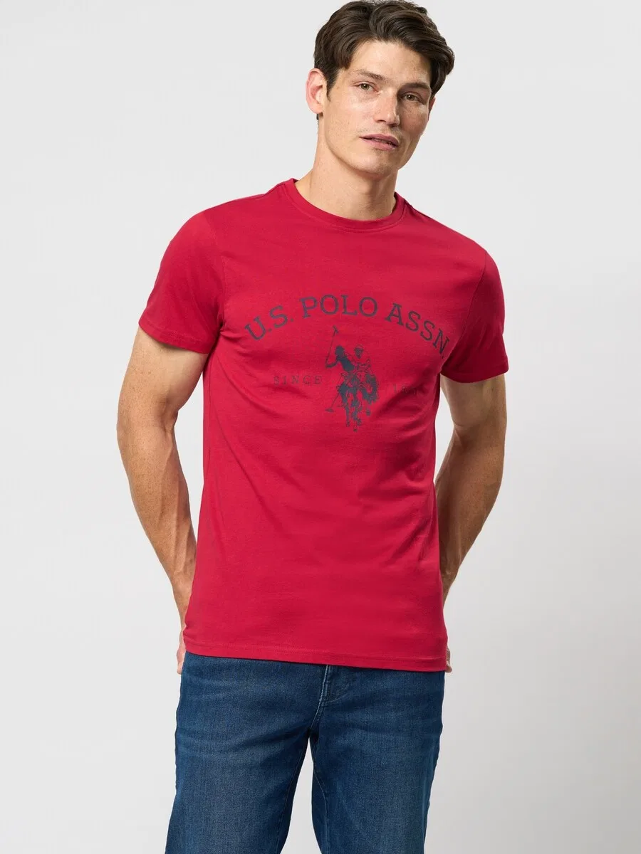 Футболка U.S. Polo Assn. 'UMARCHIBALD' темно-красного цвета — фото 3