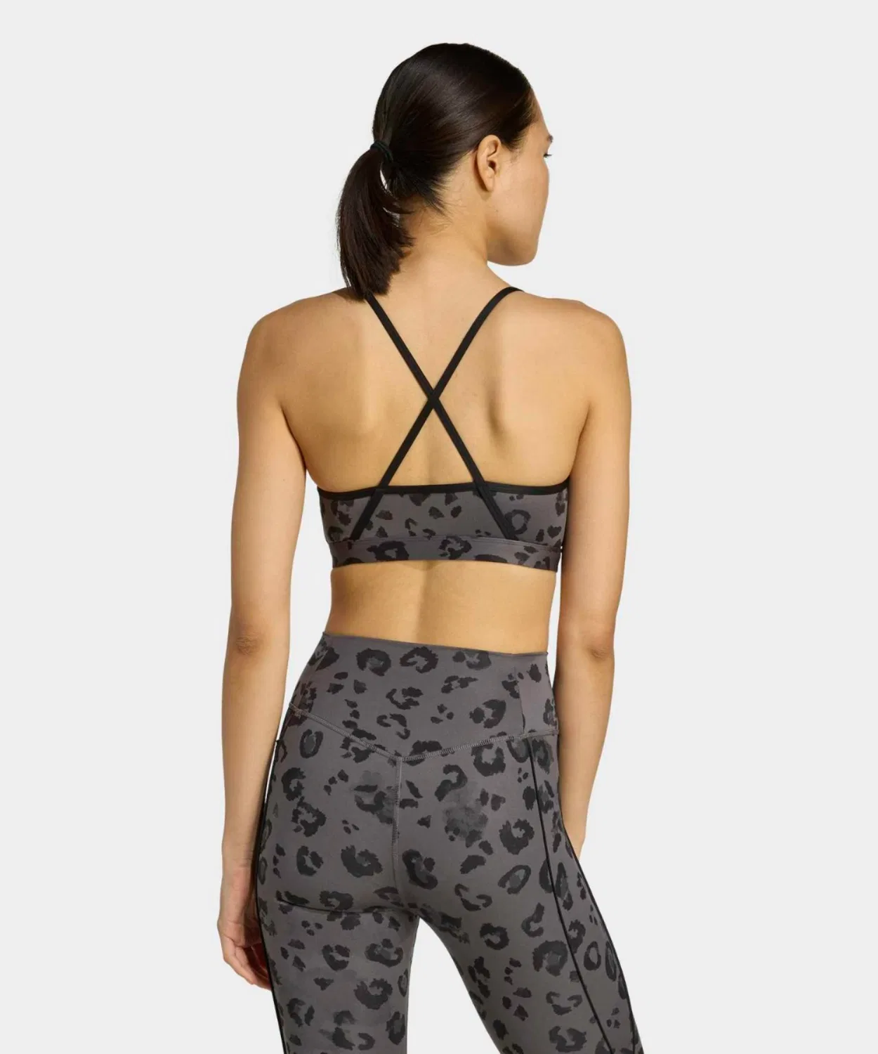 Женский спортивный бюстгальтер с принтом PowerReact Essentials Light Support Print W TRN AER AOP Adidas, Серый — фото 2