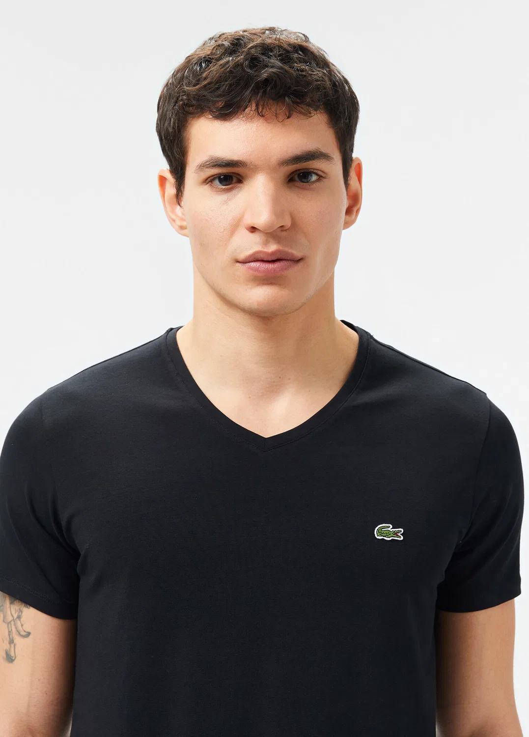 Футболка с V-вырезом Lacoste, черный — фото 4