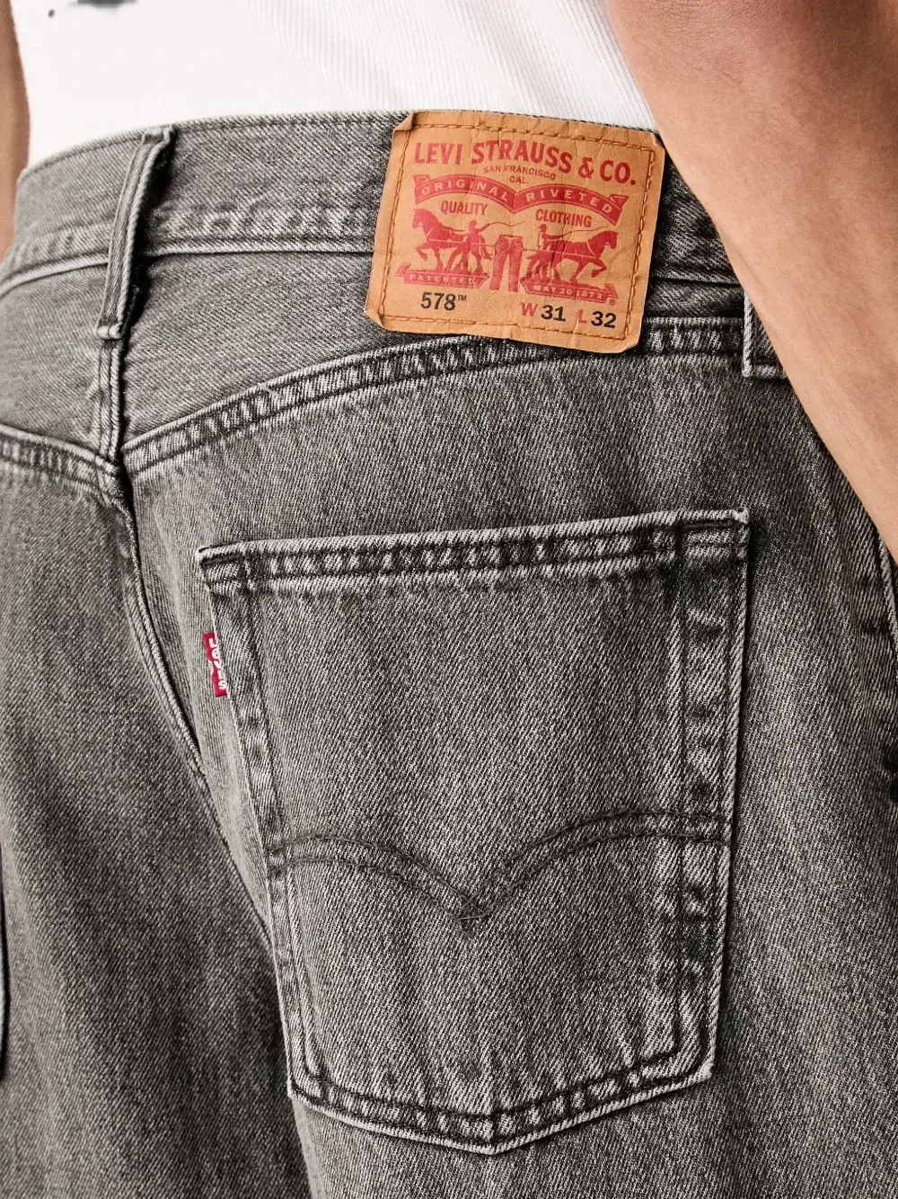 Джинсы Levi's 578 свободного кроя, серый — фото 4