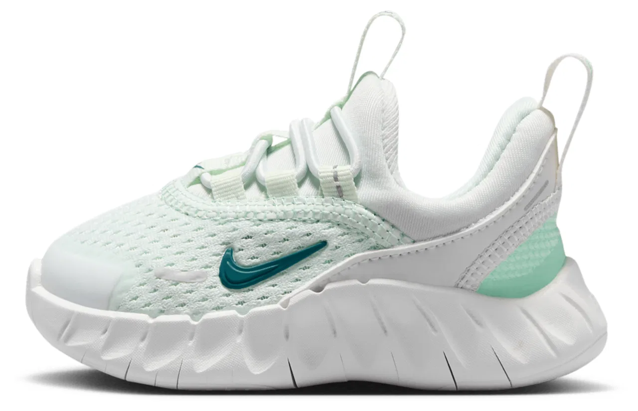 Беговые кроссовки для мальчиков Free Ride Nike, цвет Barely Green/Arctic Green/Bright Spruce — фото 2