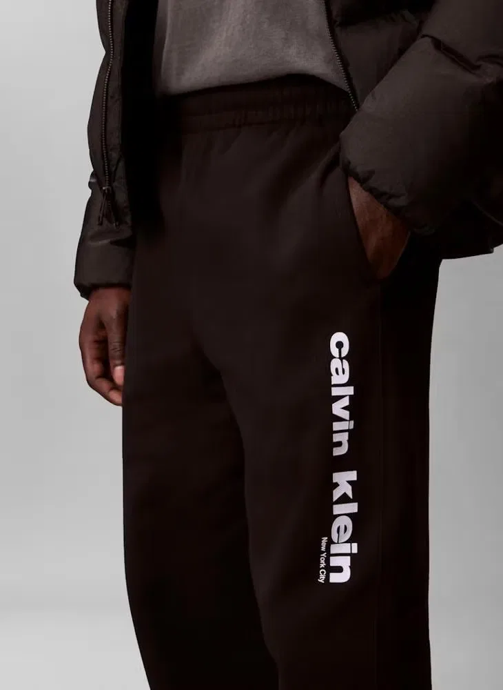 Штаны спортивные с принтом ретро логотип Calvin Klein, черный — фото 4