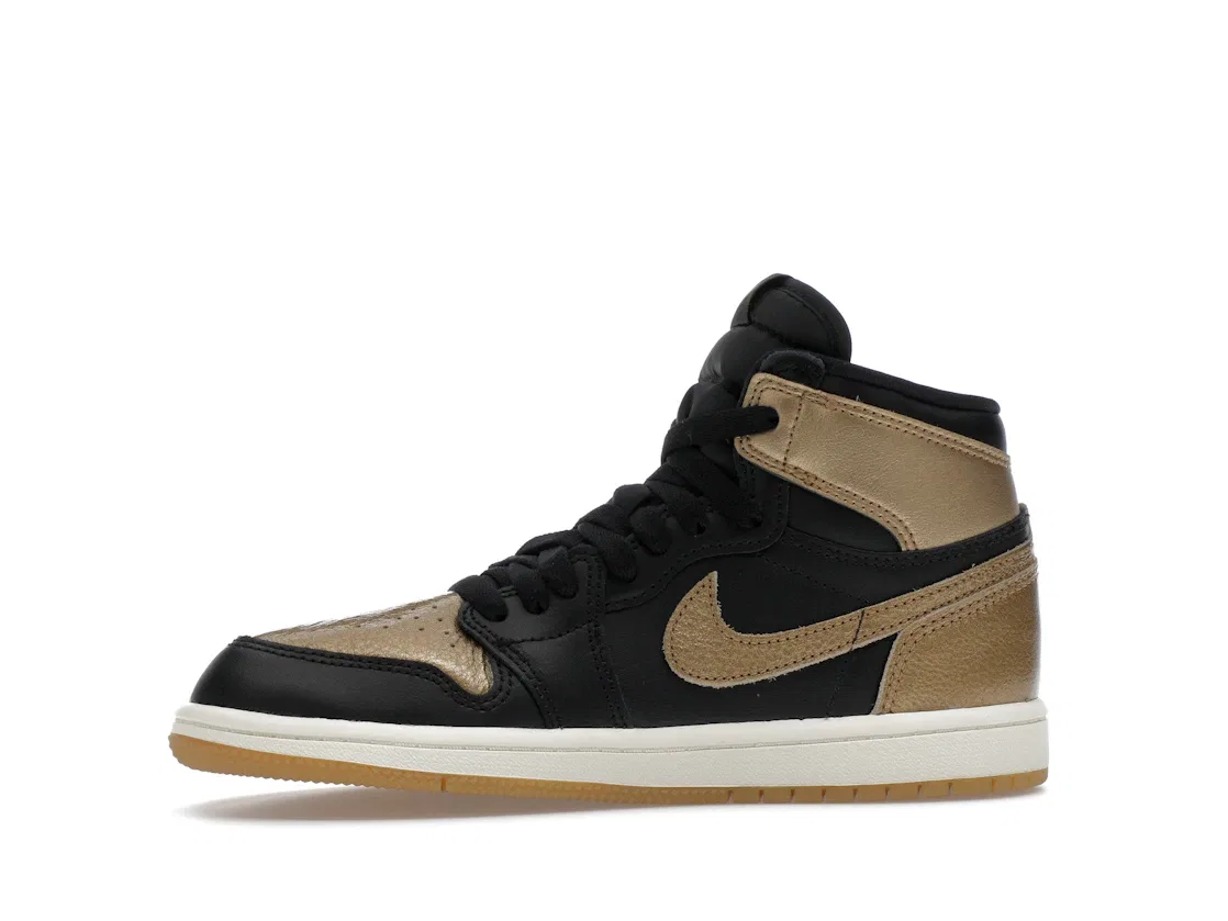 Детские кроссовки Lifestyle с высоким берцем Jordan 1 Retro High OG Jordan, Black / Metallic Gold / Sail — фото 3