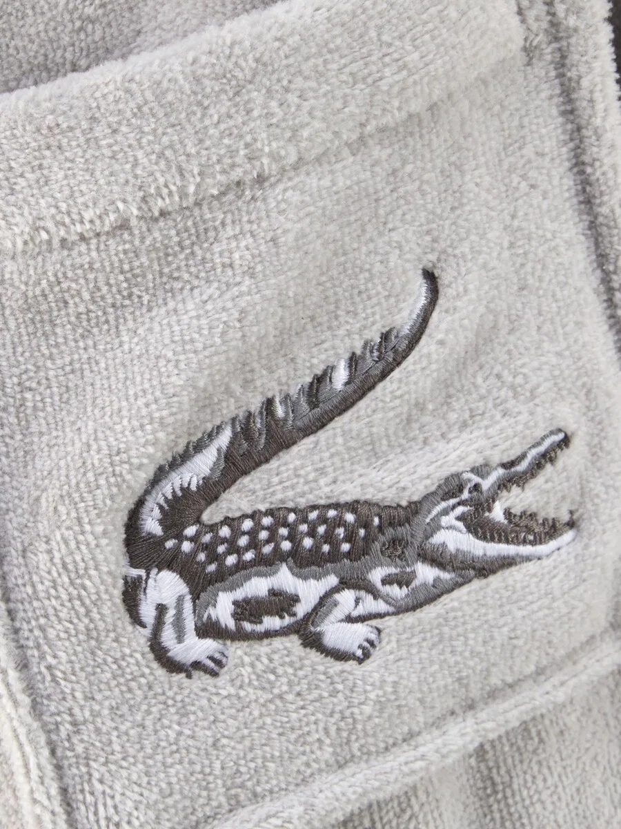 Длинный банный халат LACOSTE LRENE, с печатью логотипа, светло-серый — фото 3