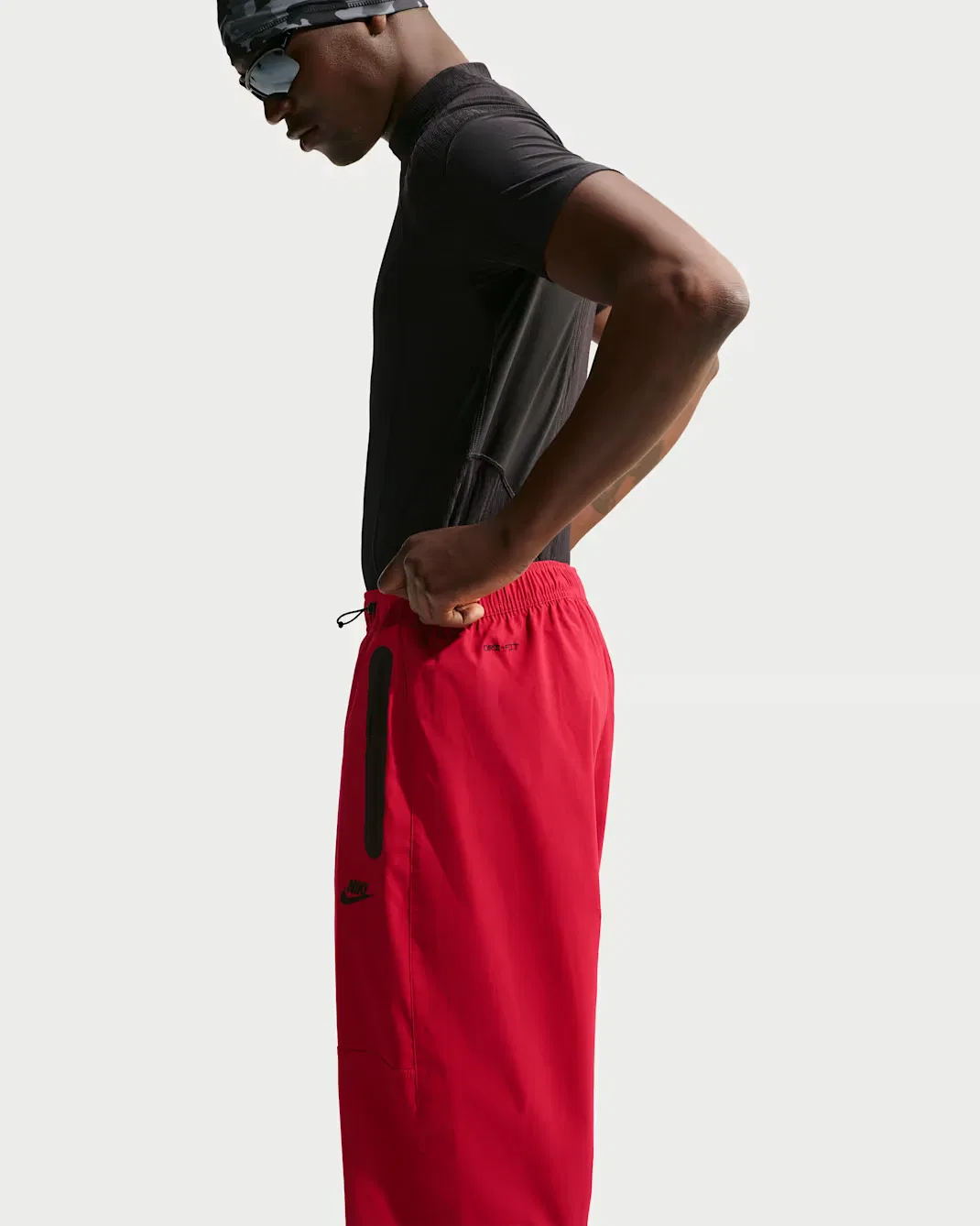 Мужские брюки из ткани Dri-FIT Nike Tech, Tough Red/Tough Red/Black — фото 4