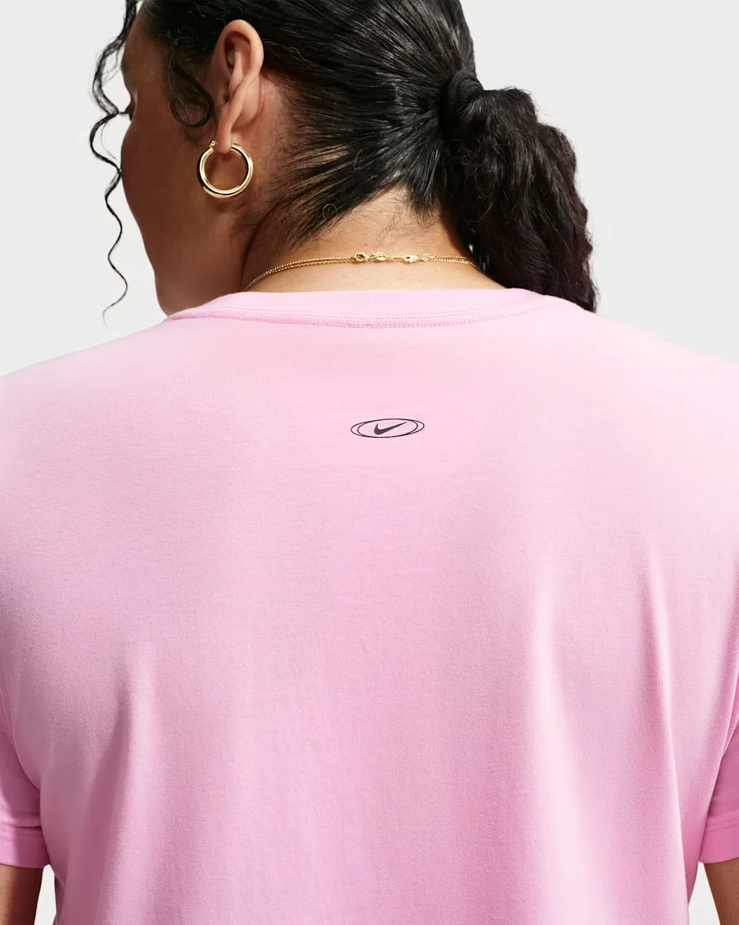 Женская укороченная футболка приталенного кроя (большие размеры) Nike Sportswear Chill Knit, Pink Rise — фото 2