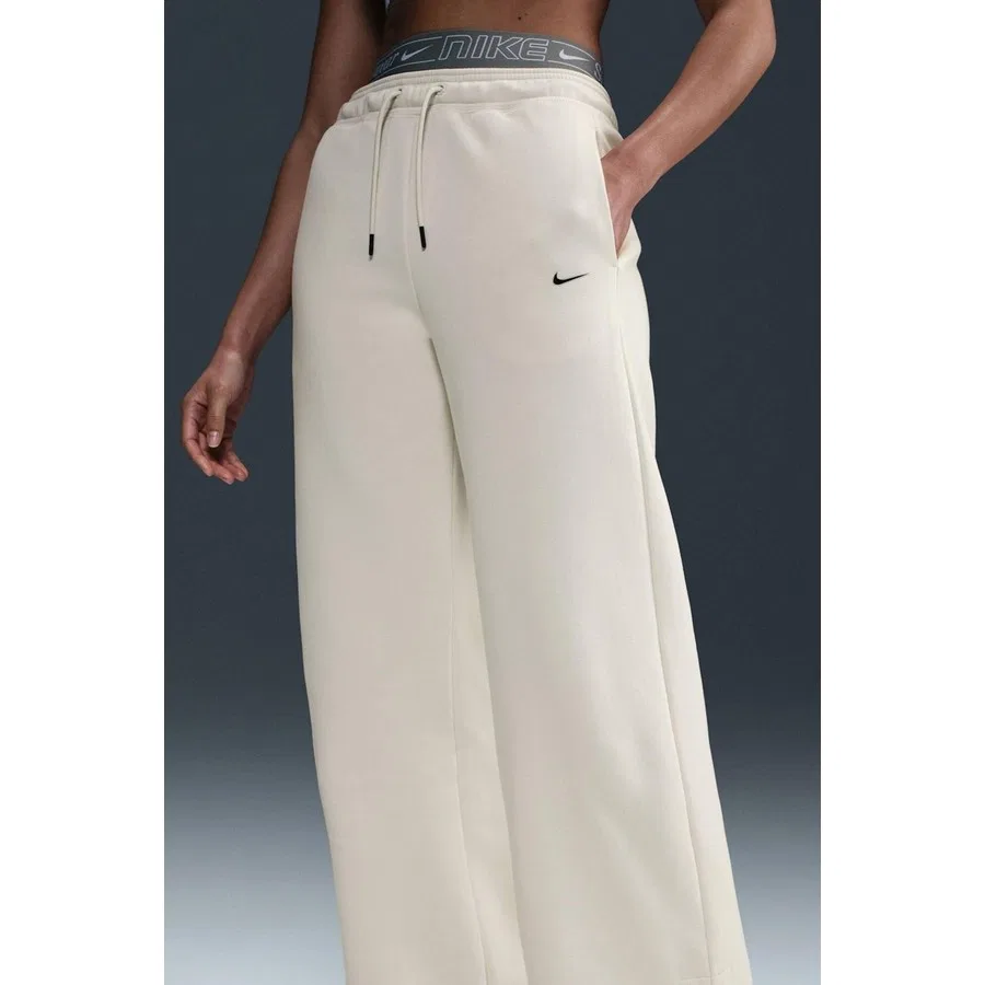 Женские спортивные брюки с высокой посадкой и деталью боксеров Phoenix Fleece Swoosh Wide Leg Joggers Nike, Кремовый — фото 2