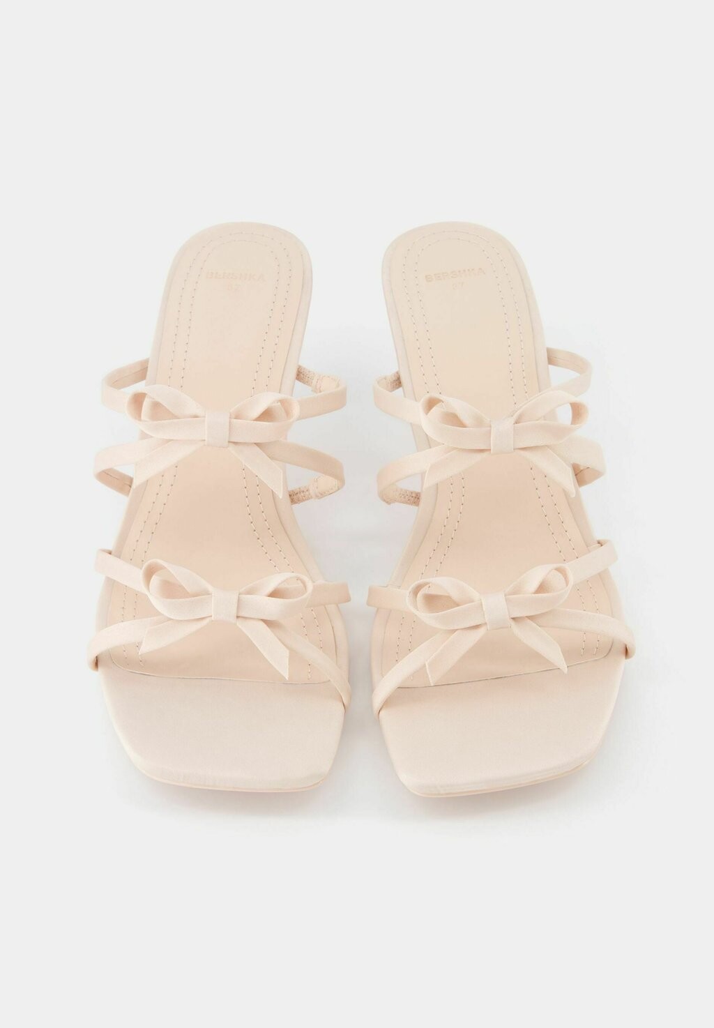 

Тапочки With Bows Bershka, бежевые