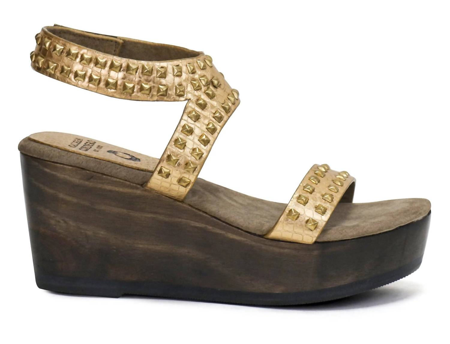 Женские босоножки Mesa Wedge с золотым питоном и латунными деталями Calleen Cordero, золотой