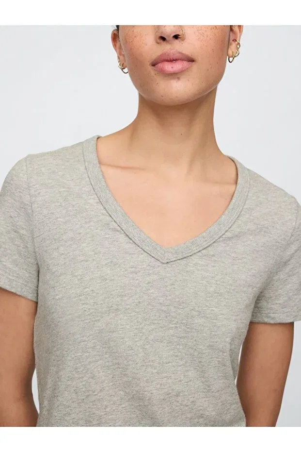 Женская футболка с v-образным вырезом Gap, Gray-010 — фото 3