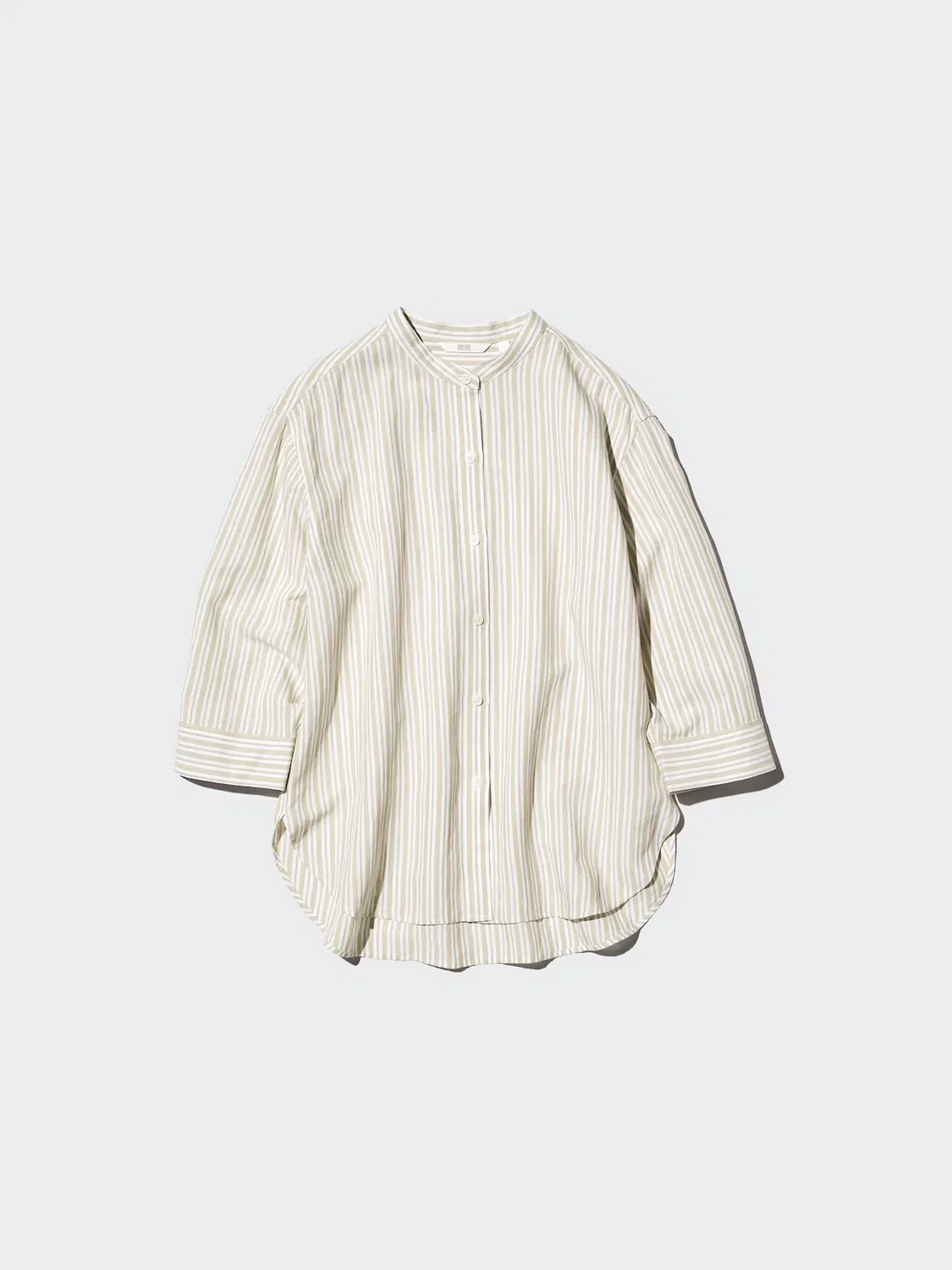 Рубашка Uniqlo, из смесовой льняной ткани, с открытым воротником и рукавом 3/4, бежевая в полоску